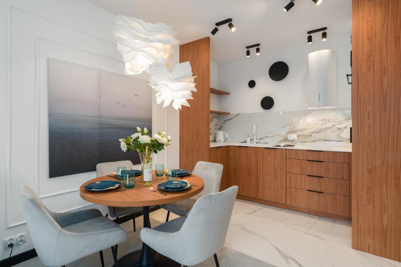 Wilczak Apartment With Free Garage Poznan By Noclegi Renters Экстерьер фото