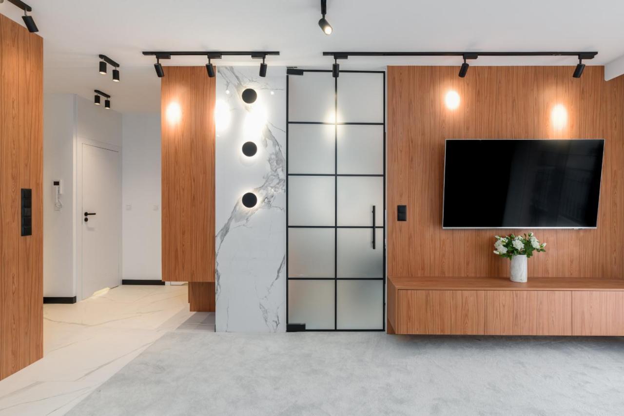 Wilczak Apartment With Free Garage Poznan By Noclegi Renters Экстерьер фото
