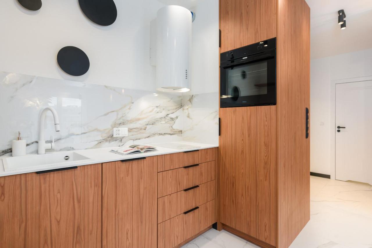 Wilczak Apartment With Free Garage Poznan By Noclegi Renters Экстерьер фото
