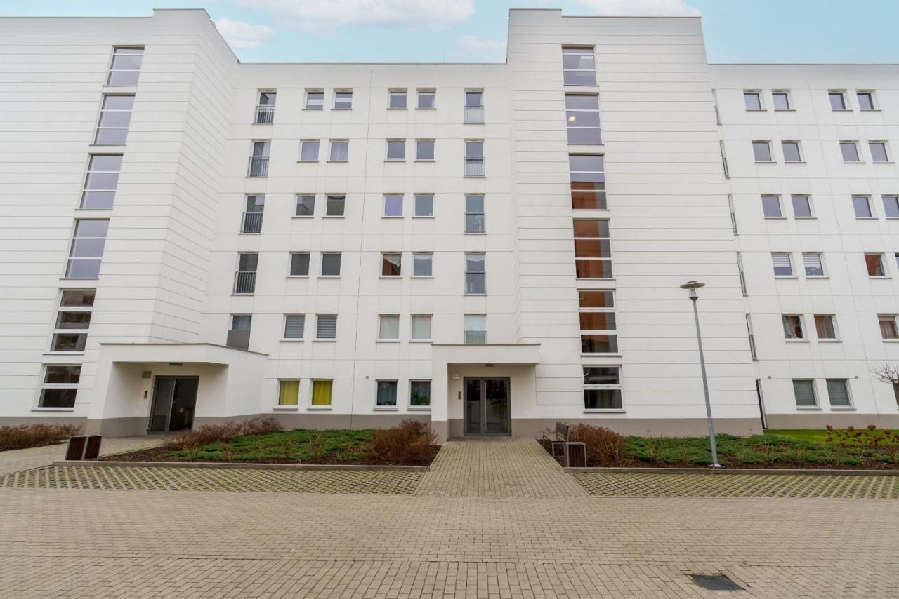 Wilczak Apartment With Free Garage Poznan By Noclegi Renters Экстерьер фото